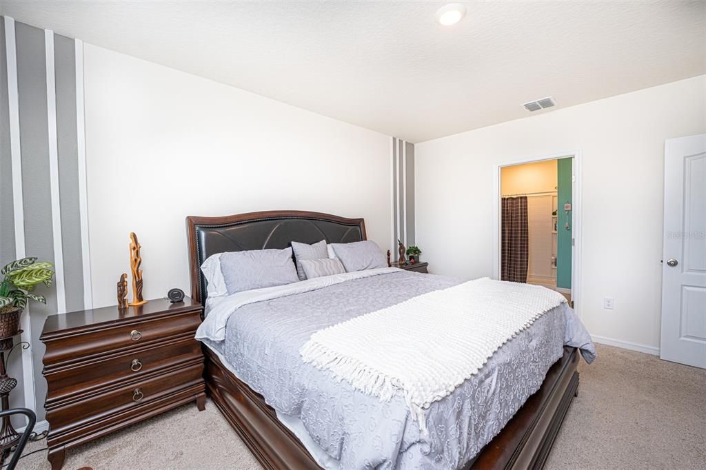 For Rent: $2,600 (4 beds, 2 baths, 1846 Square Feet)