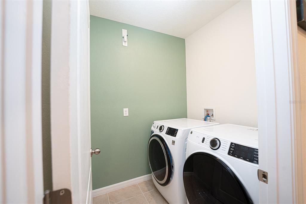 For Rent: $2,600 (4 beds, 2 baths, 1846 Square Feet)