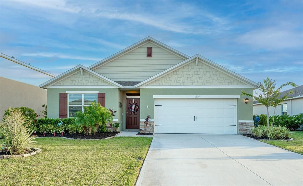 For Rent: $2,600 (4 beds, 2 baths, 1846 Square Feet)