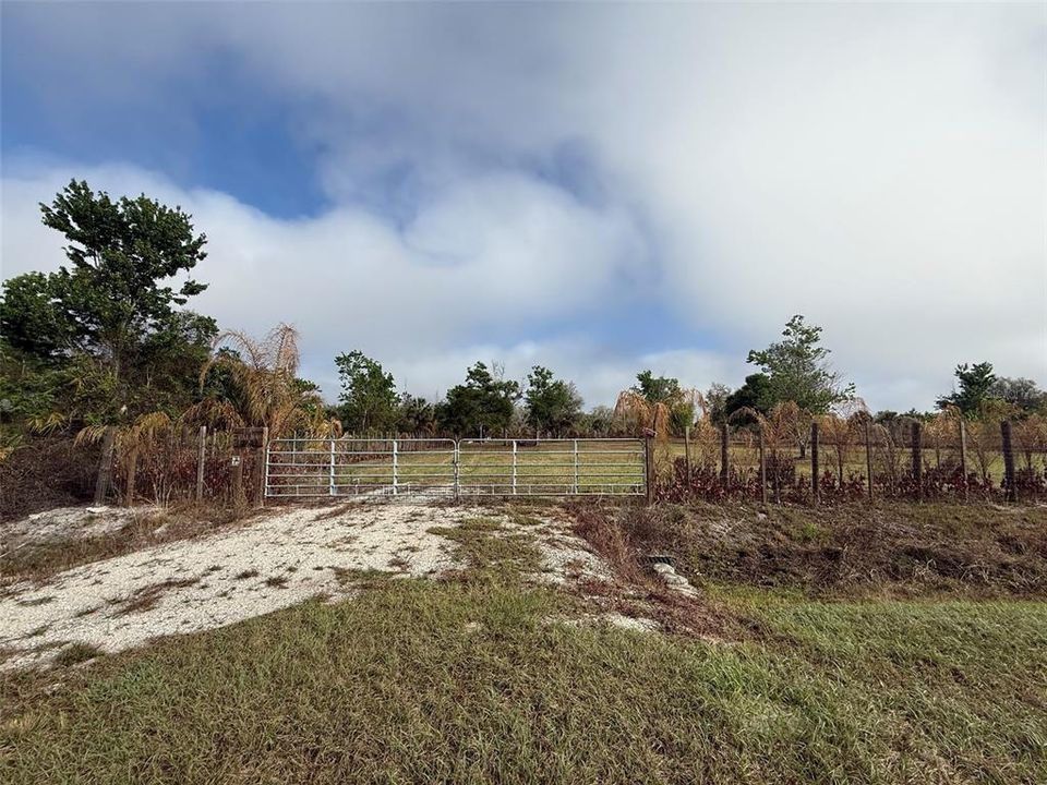 For Sale: $74,900 (1.25 acres)