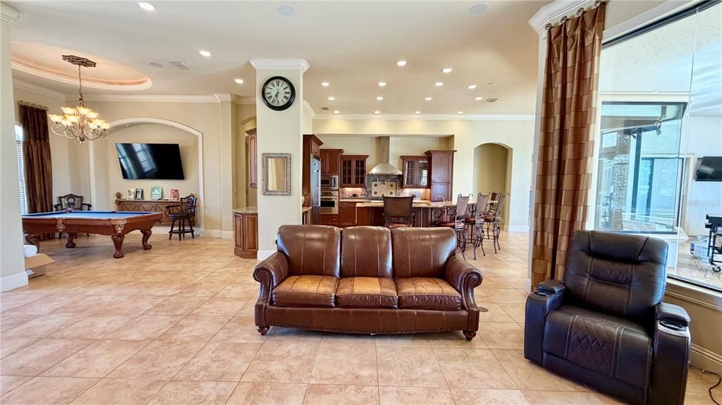 En Venta: $855,000 (3 camas, 3 baños, 3323 Pies cuadrados)
