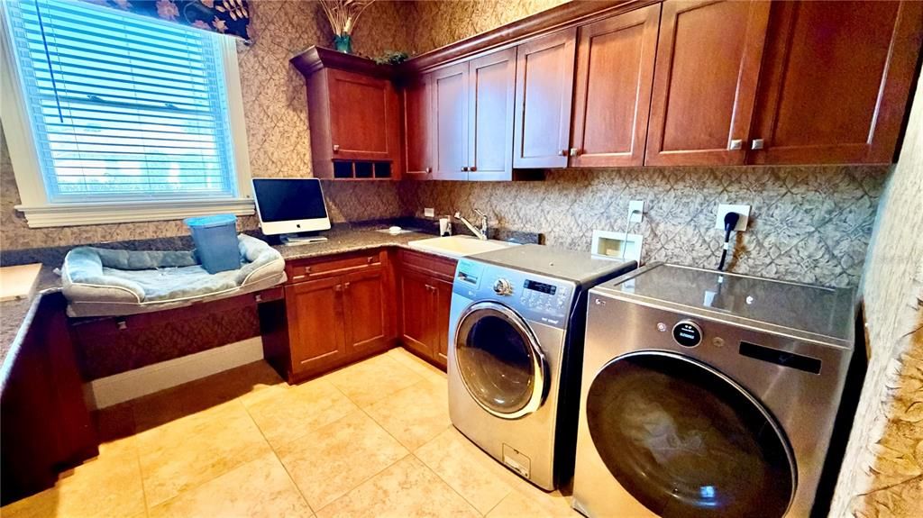 En Venta: $855,000 (3 camas, 3 baños, 3323 Pies cuadrados)