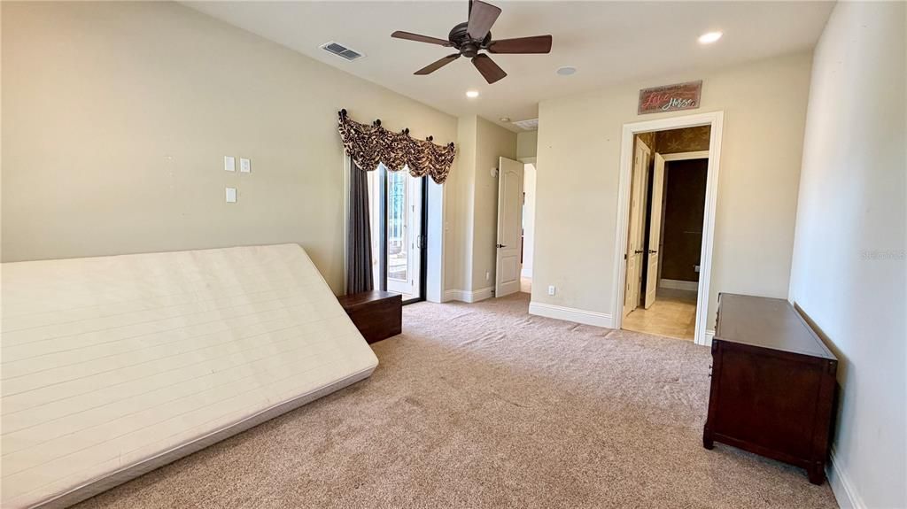En Venta: $855,000 (3 camas, 3 baños, 3323 Pies cuadrados)