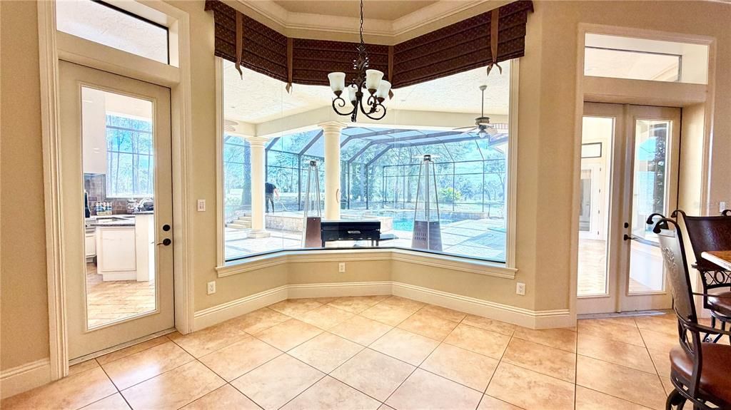 En Venta: $855,000 (3 camas, 3 baños, 3323 Pies cuadrados)