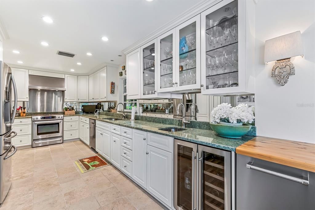 For Sale: $5,250,000 (4 beds, 4 baths, 3500 Square Feet)