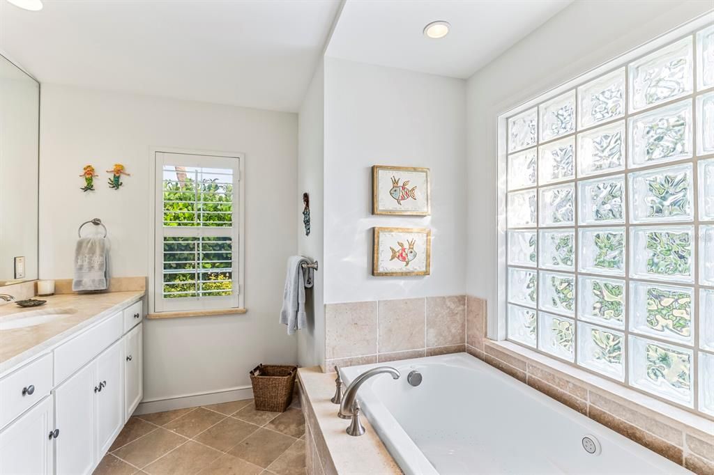 For Sale: $5,250,000 (4 beds, 4 baths, 3500 Square Feet)