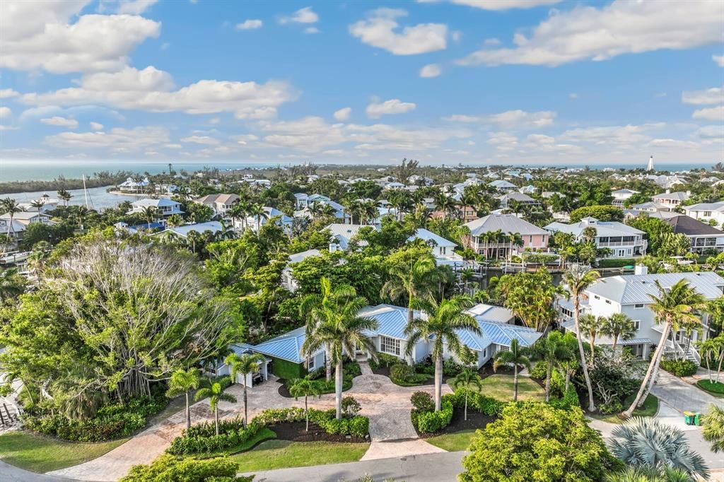 For Sale: $5,250,000 (4 beds, 4 baths, 3500 Square Feet)