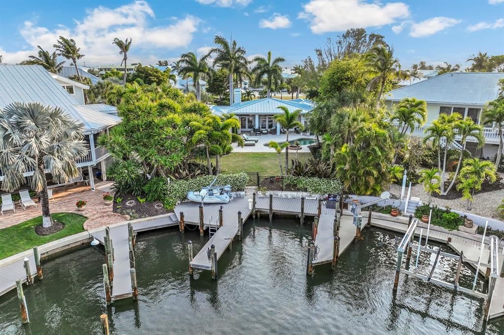 For Sale: $5,250,000 (4 beds, 4 baths, 3500 Square Feet)