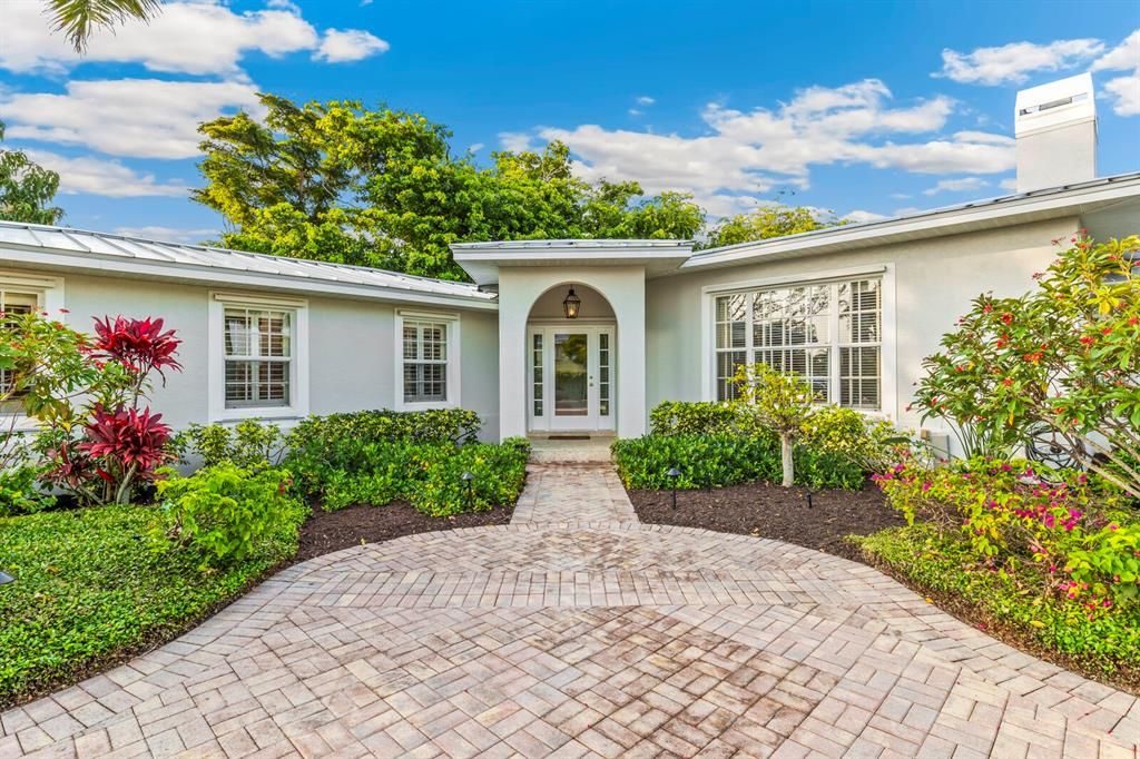 For Sale: $5,250,000 (4 beds, 4 baths, 3500 Square Feet)