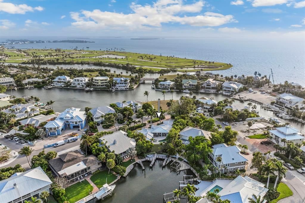 For Sale: $5,250,000 (4 beds, 4 baths, 3500 Square Feet)
