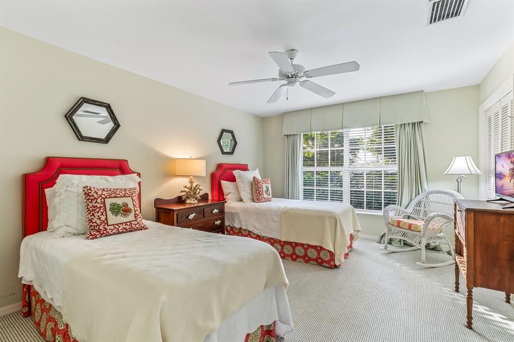 For Sale: $5,250,000 (4 beds, 4 baths, 3500 Square Feet)