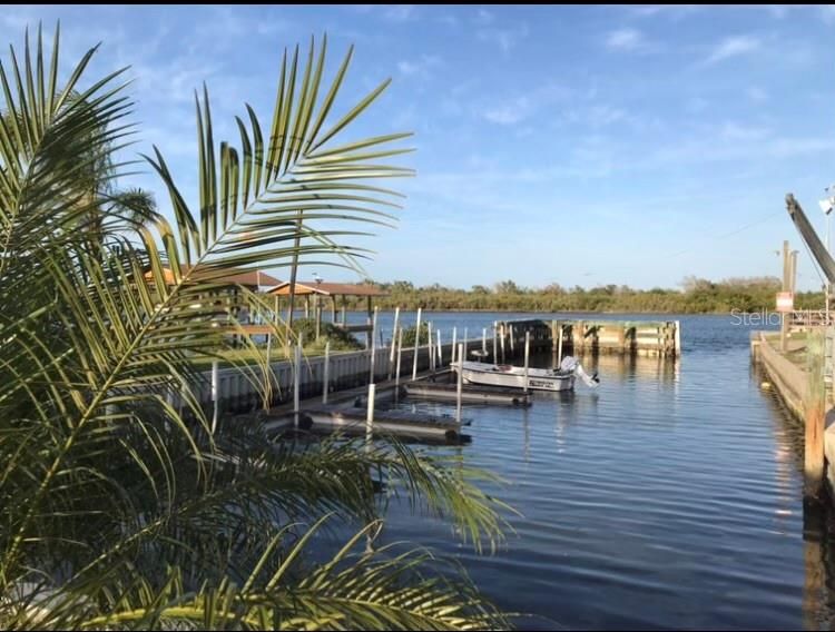 For Sale: $95,000 (1 beds, 1 baths, 395 Square Feet)