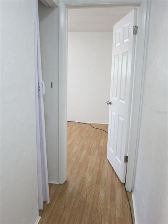 For Rent: $950 (2 beds, 1 baths, 915 Square Feet)