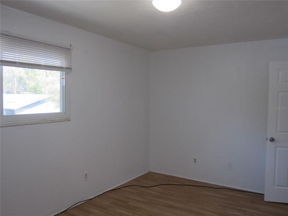 For Rent: $950 (2 beds, 1 baths, 915 Square Feet)