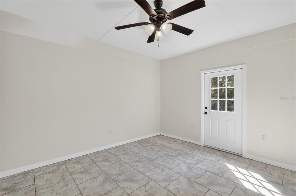 Active With Contract: $259,900 (3 beds, 2 baths, 1179 Square Feet)