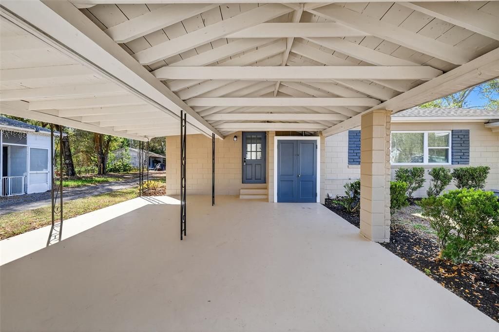 Active With Contract: $259,900 (3 beds, 2 baths, 1179 Square Feet)