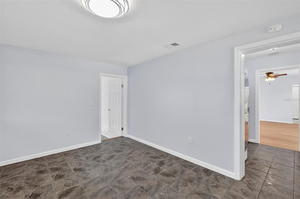 Active With Contract: $259,900 (3 beds, 2 baths, 1179 Square Feet)