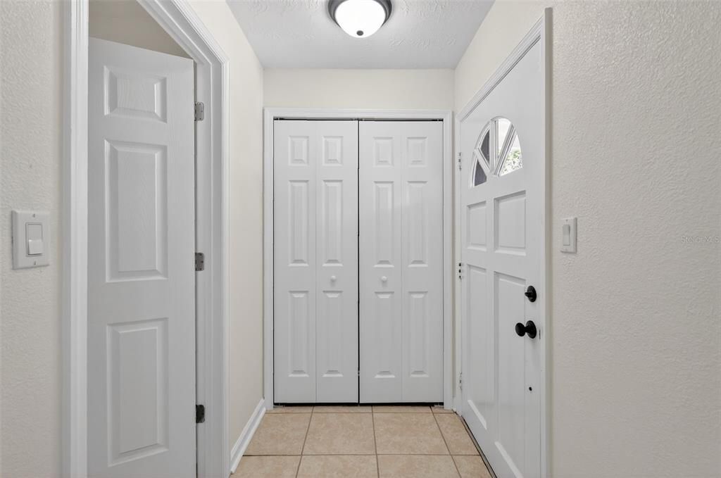 Active With Contract: $259,900 (3 beds, 2 baths, 1179 Square Feet)