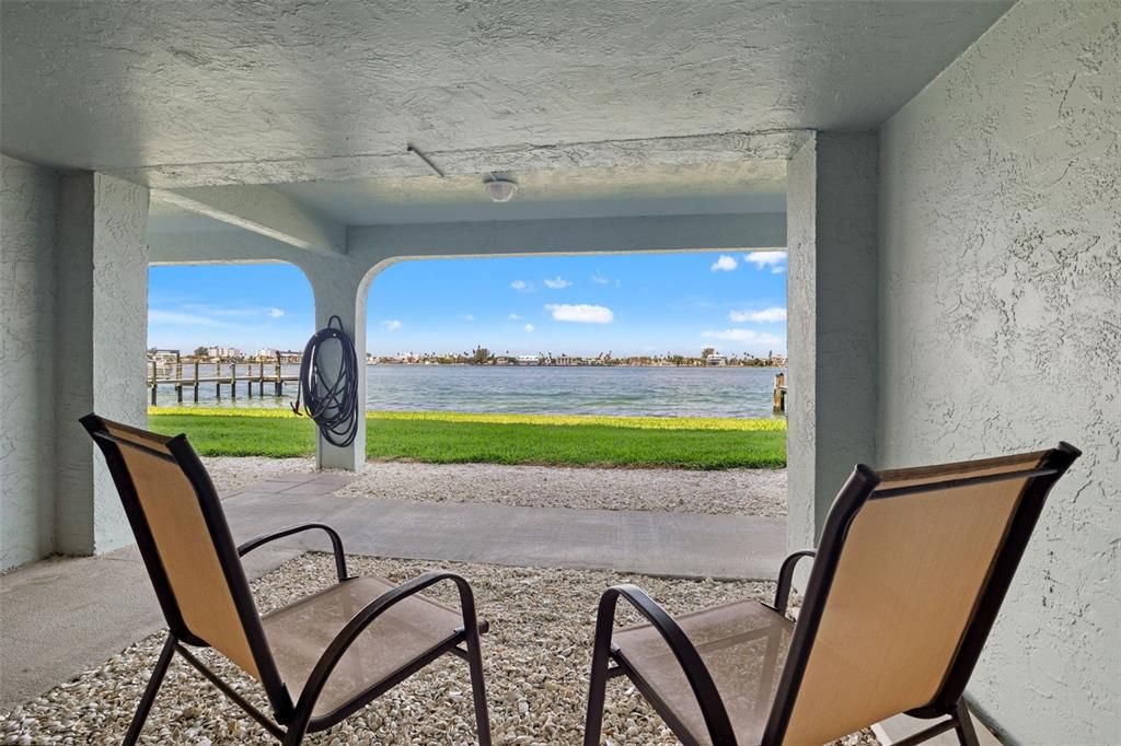 For Sale: $899,000 (2 beds, 2 baths, 1280 Square Feet)