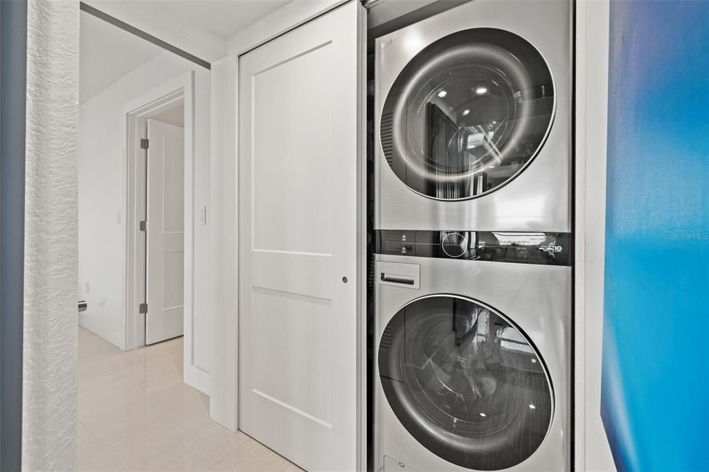 For Sale: $899,000 (2 beds, 2 baths, 1280 Square Feet)