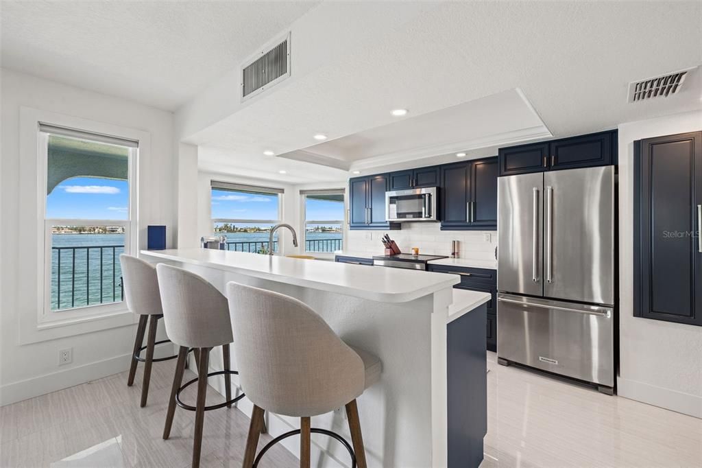 For Sale: $899,000 (2 beds, 2 baths, 1280 Square Feet)