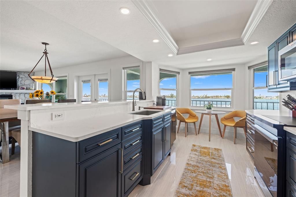 For Sale: $899,000 (2 beds, 2 baths, 1280 Square Feet)