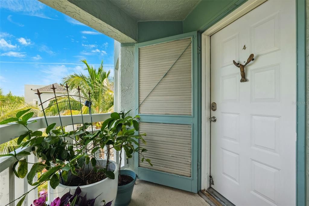 For Sale: $899,000 (2 beds, 2 baths, 1280 Square Feet)