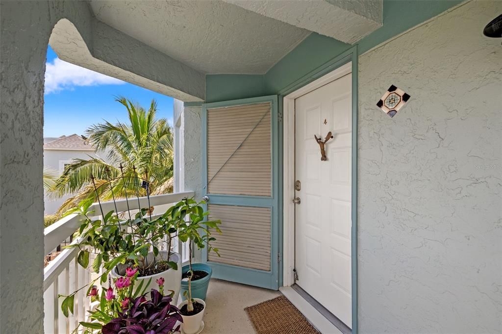 For Sale: $899,000 (2 beds, 2 baths, 1280 Square Feet)