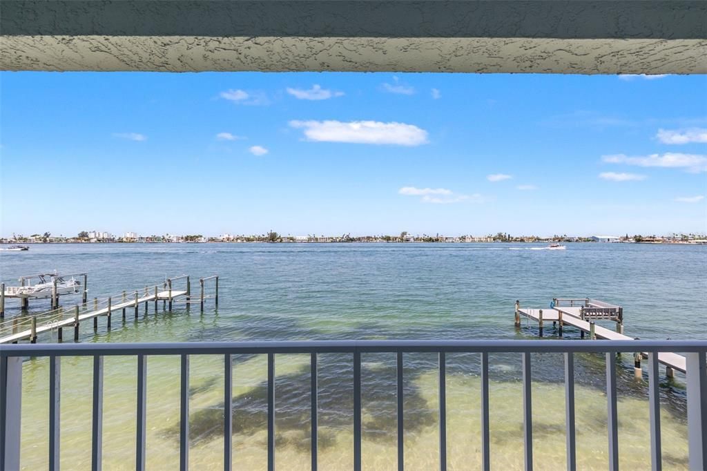 For Sale: $899,000 (2 beds, 2 baths, 1280 Square Feet)