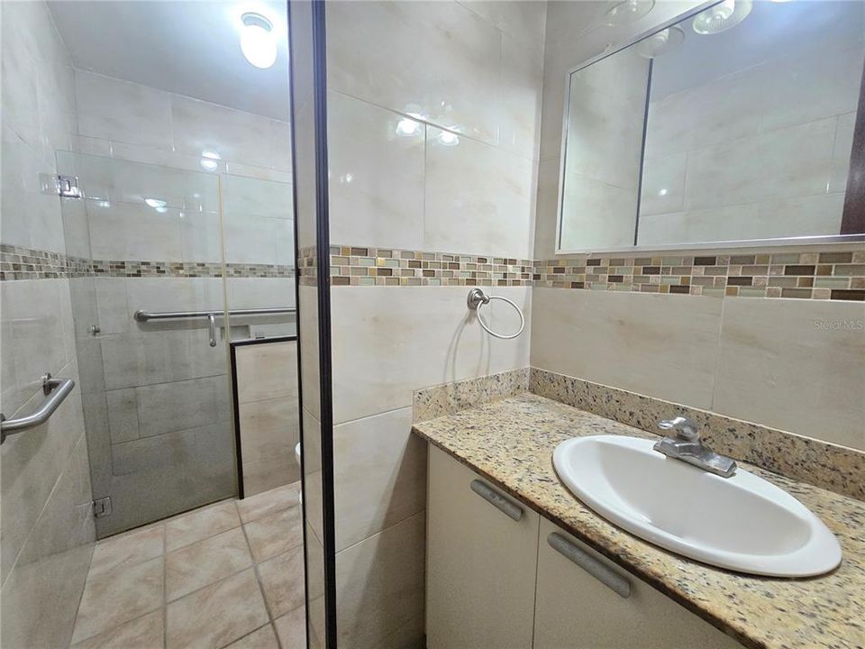 Под контрактом: $240,000 (3 спален, 2 ванн, 1798 Квадратных фут)