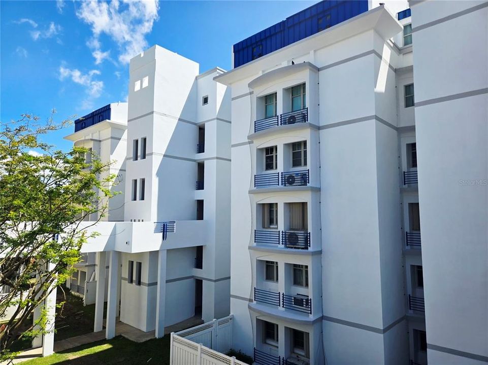 Под контрактом: $240,000 (3 спален, 2 ванн, 1798 Квадратных фут)