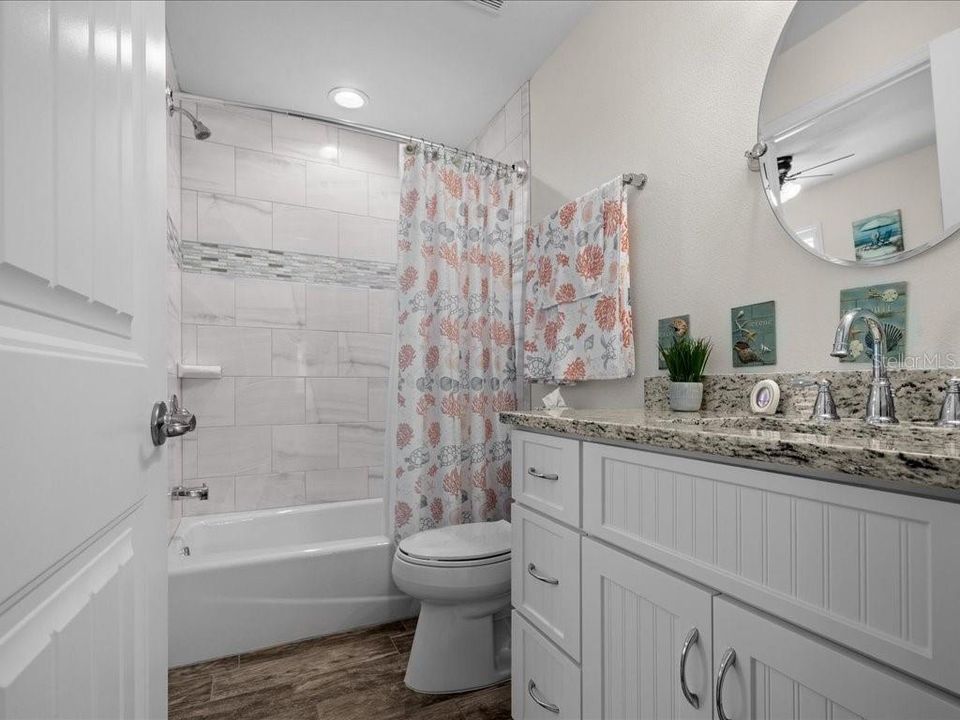 Activo con contrato: $369,900 (3 camas, 2 baños, 1483 Pies cuadrados)