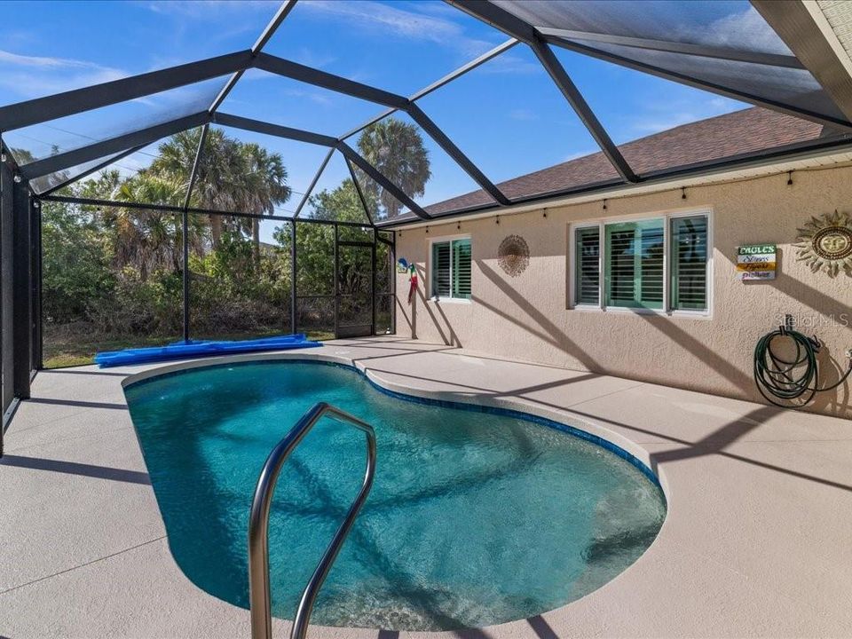 Activo con contrato: $369,900 (3 camas, 2 baños, 1483 Pies cuadrados)