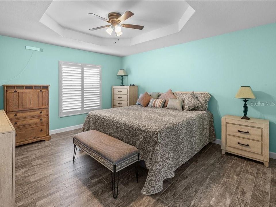 Activo con contrato: $369,900 (3 camas, 2 baños, 1483 Pies cuadrados)