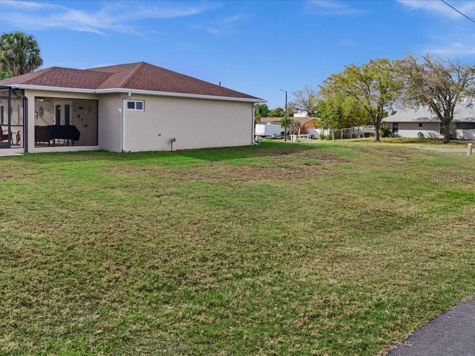 Activo con contrato: $369,900 (3 camas, 2 baños, 1483 Pies cuadrados)