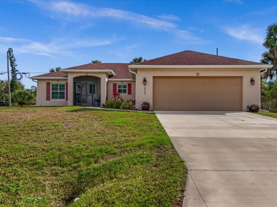 Activo con contrato: $369,900 (3 camas, 2 baños, 1483 Pies cuadrados)