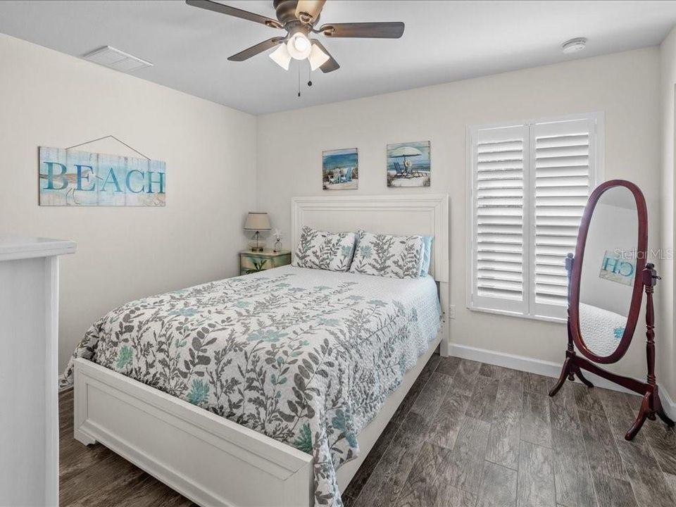 Activo con contrato: $369,900 (3 camas, 2 baños, 1483 Pies cuadrados)