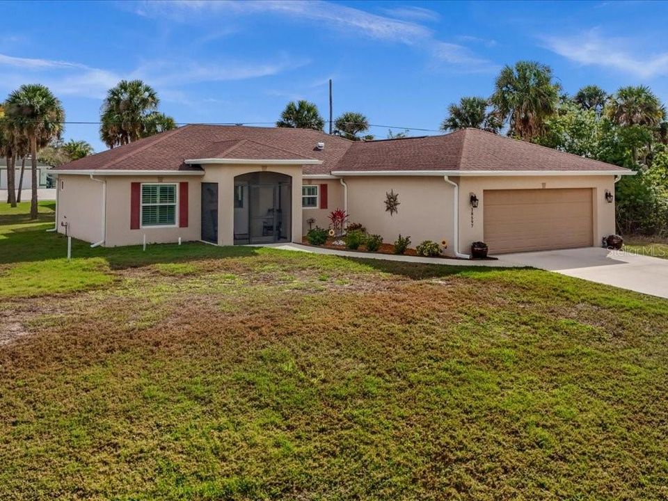 Activo con contrato: $369,900 (3 camas, 2 baños, 1483 Pies cuadrados)
