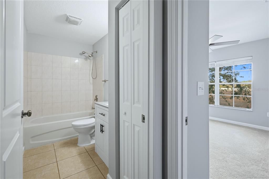 Activo con contrato: $184,999 (2 camas, 2 baños, 1532 Pies cuadrados)