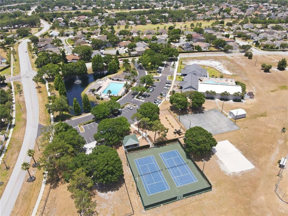 Activo con contrato: $184,999 (2 camas, 2 baños, 1532 Pies cuadrados)