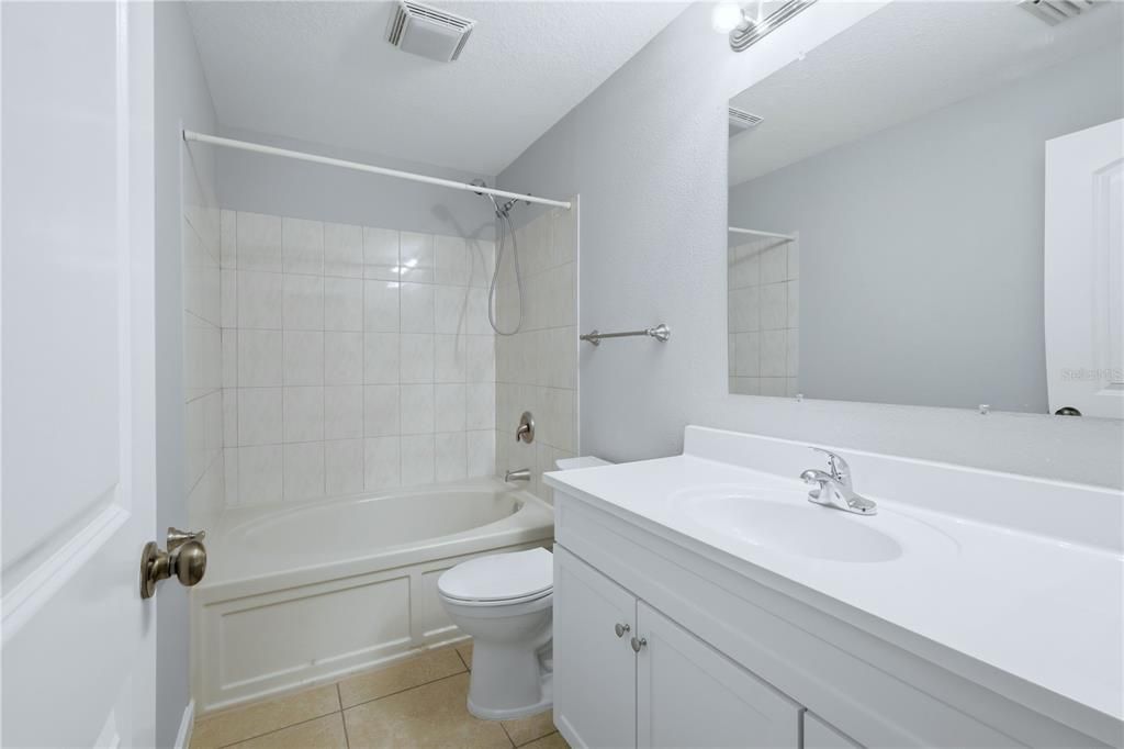 Activo con contrato: $184,999 (2 camas, 2 baños, 1532 Pies cuadrados)