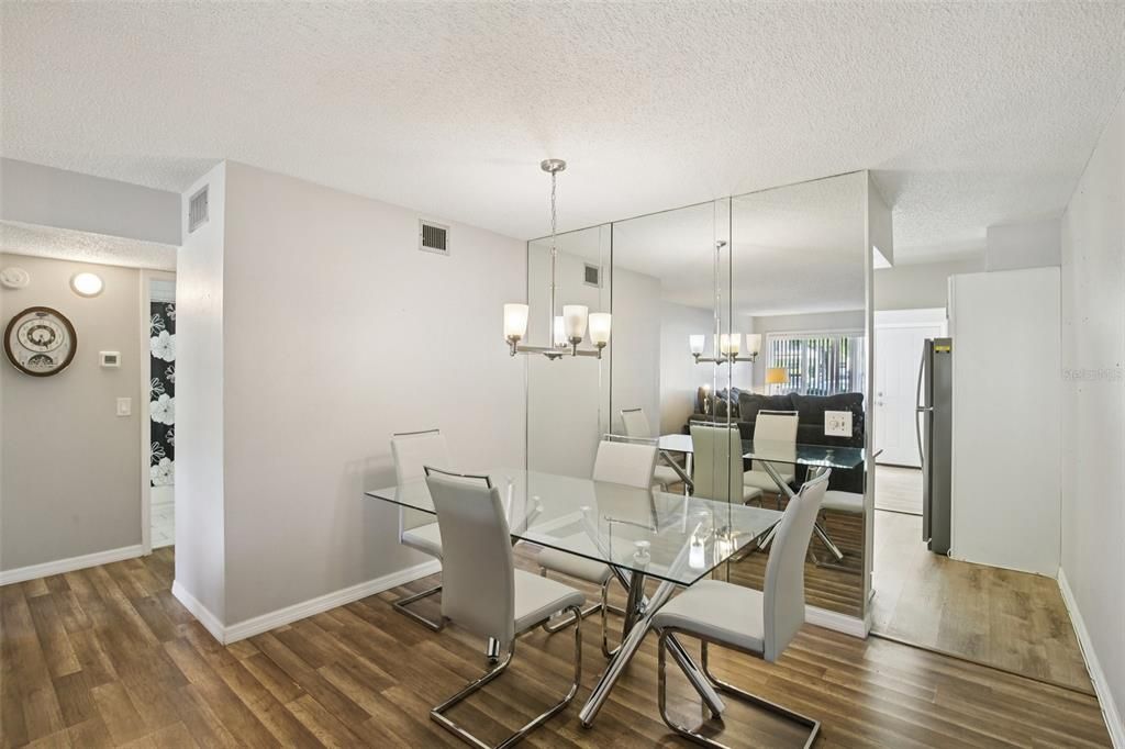 На продажу: $170,000 (2 спален, 2 ванн, 1100 Квадратных фут)