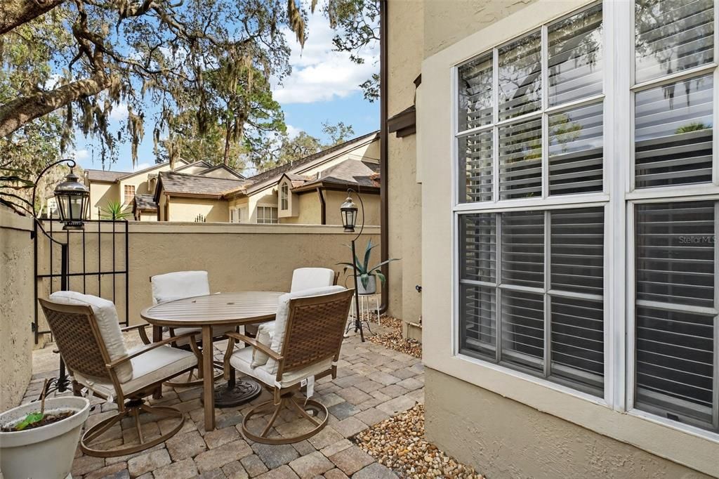 For Sale: $314,900 (2 beds, 2 baths, 1234 Square Feet)