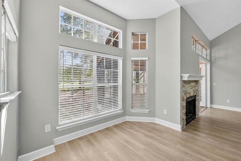 For Sale: $314,900 (2 beds, 2 baths, 1234 Square Feet)