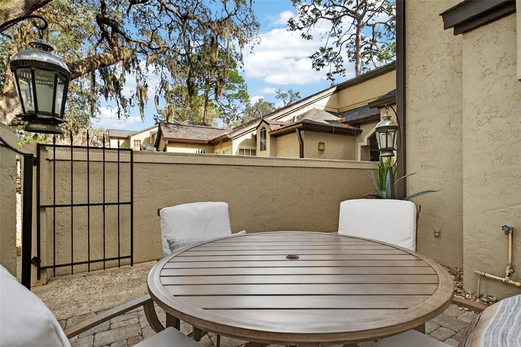 For Sale: $314,900 (2 beds, 2 baths, 1234 Square Feet)