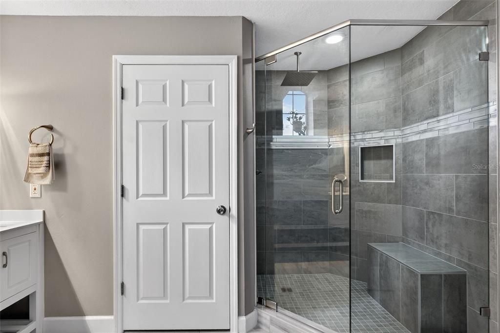 For Sale: $314,900 (2 beds, 2 baths, 1234 Square Feet)