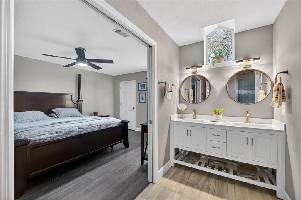 For Sale: $314,900 (2 beds, 2 baths, 1234 Square Feet)