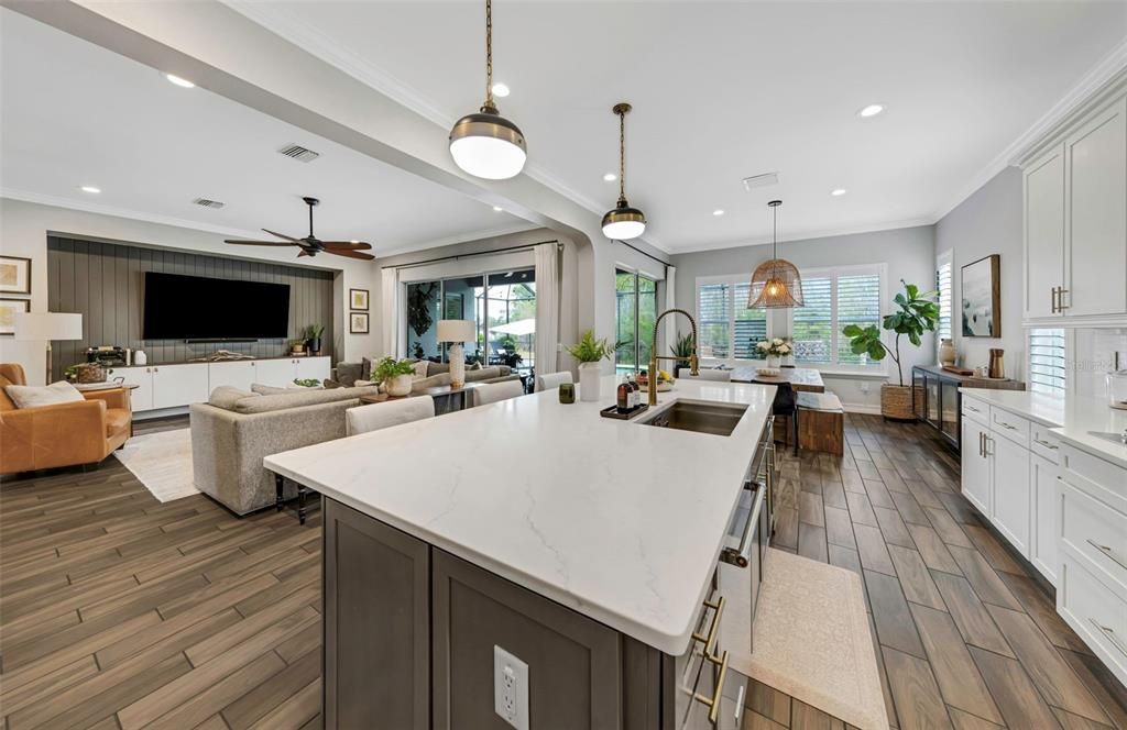 Active With Contract: $979,000 (5 beds, 4 baths, 3681 Square Feet)