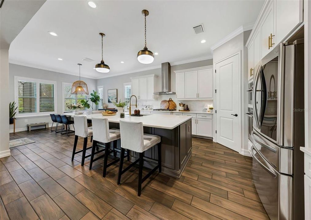 Active With Contract: $979,000 (5 beds, 4 baths, 3681 Square Feet)