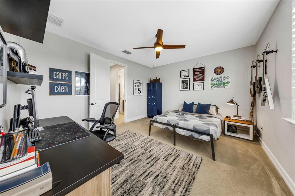 Active With Contract: $979,000 (5 beds, 4 baths, 3681 Square Feet)